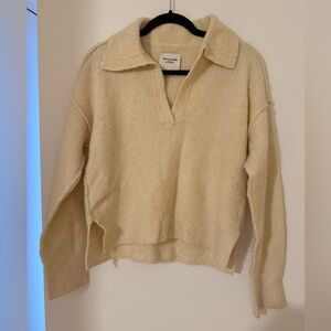 Abercrombie & Fitch Women's Cream V-Neck Sweater